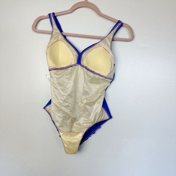 Mainstream Women’s size 8 One Piece Swimsuit - Picture 5 of 9
